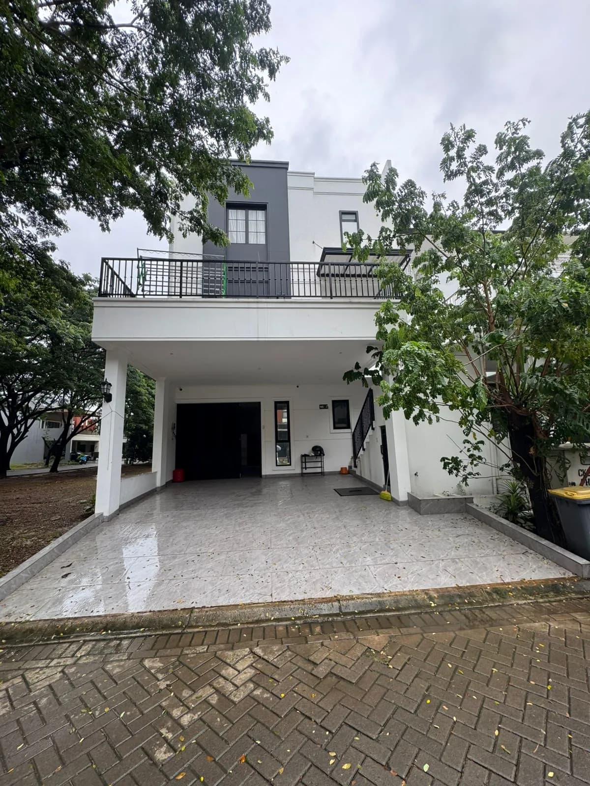 Rumah Case Jardin Minimalis Luxury Modern