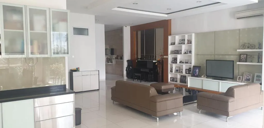 Rumah Mewah Gold Coast Avenue
