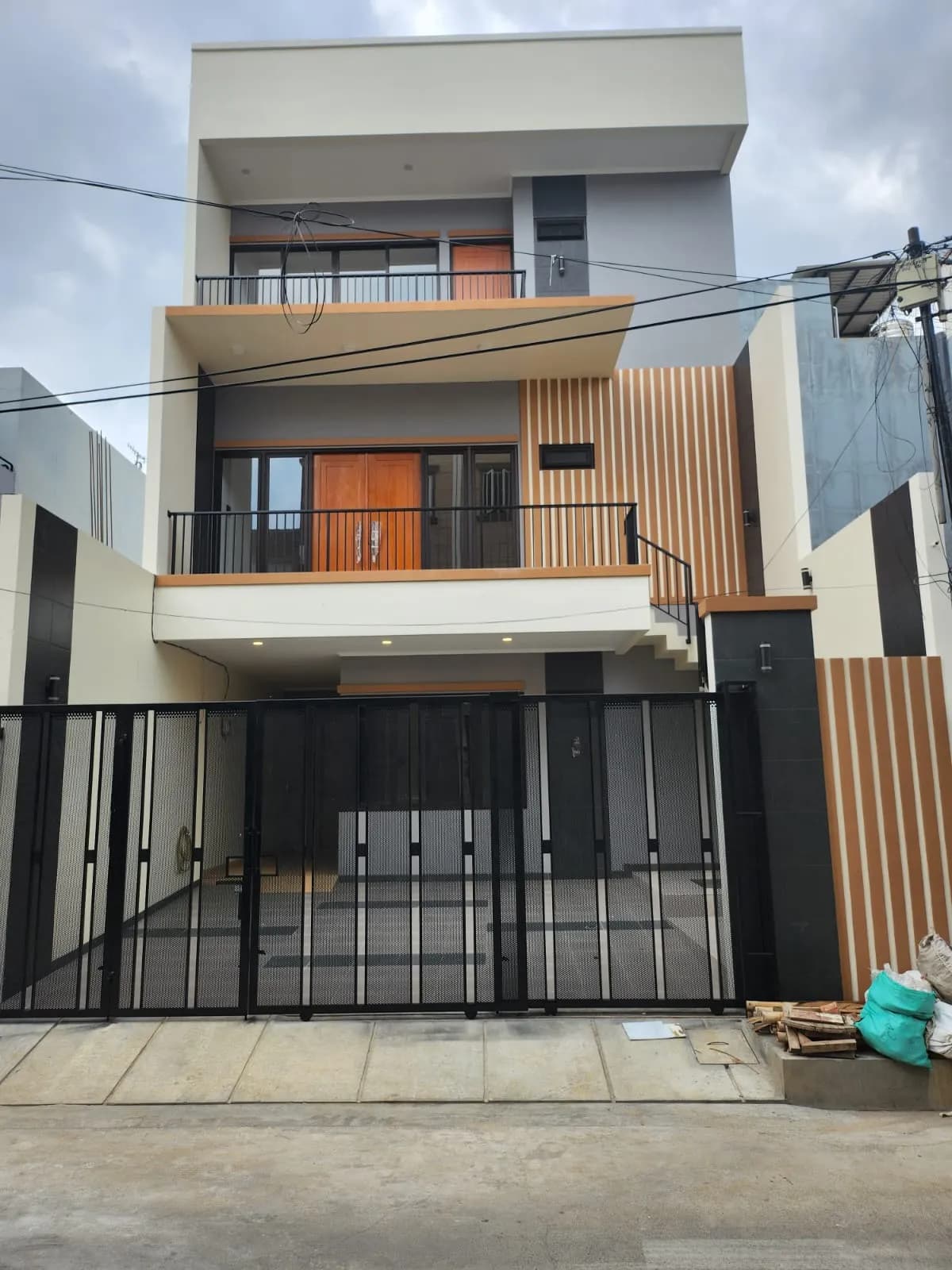 Rumah Muara Karang Blok 3 