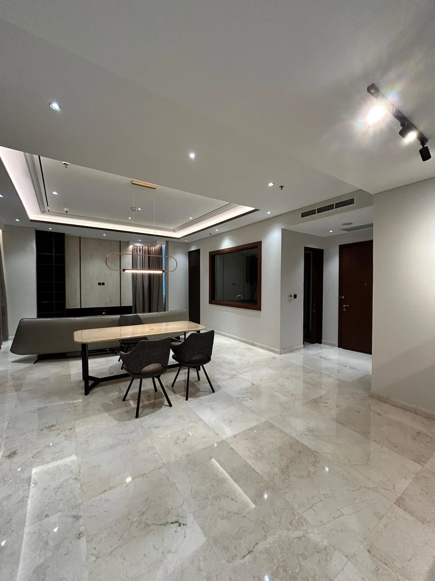 Apartemen Darmawangsa Essence