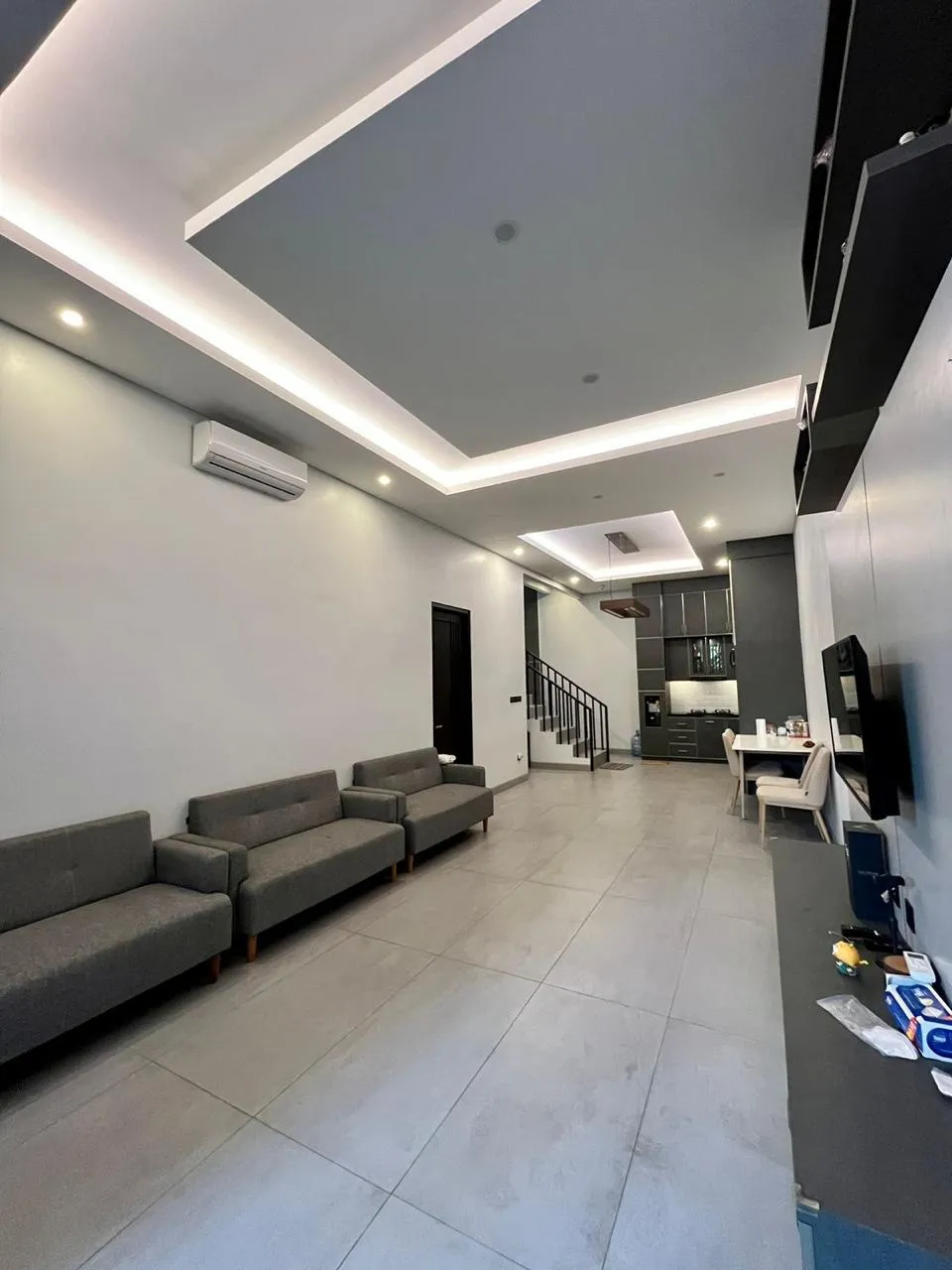 Rumah 3 Lantai Taman Kencana
