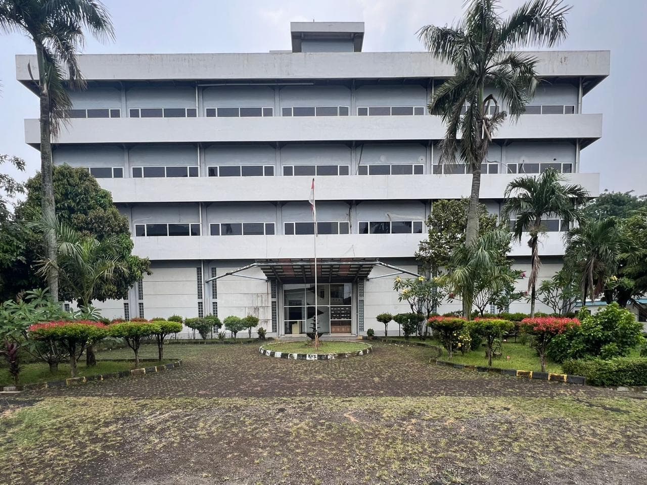 Dijual Gudang & Kantor 4 Lantai di Jl. Gatot Subroto, Jl. Raya Bitung