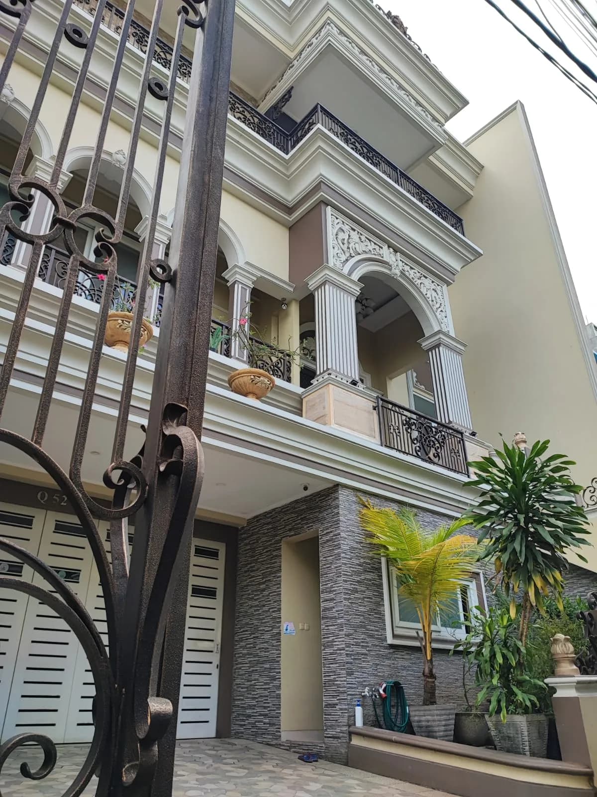 Rumah style modern classic - 3