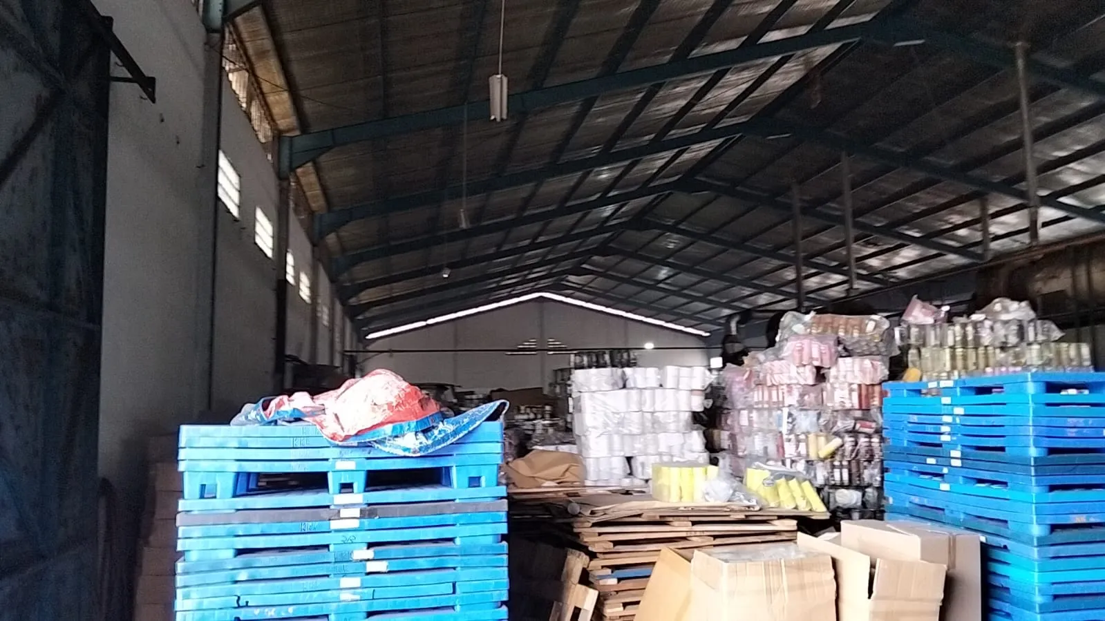 Gudang Poris Plawad, Cipondoh - 3