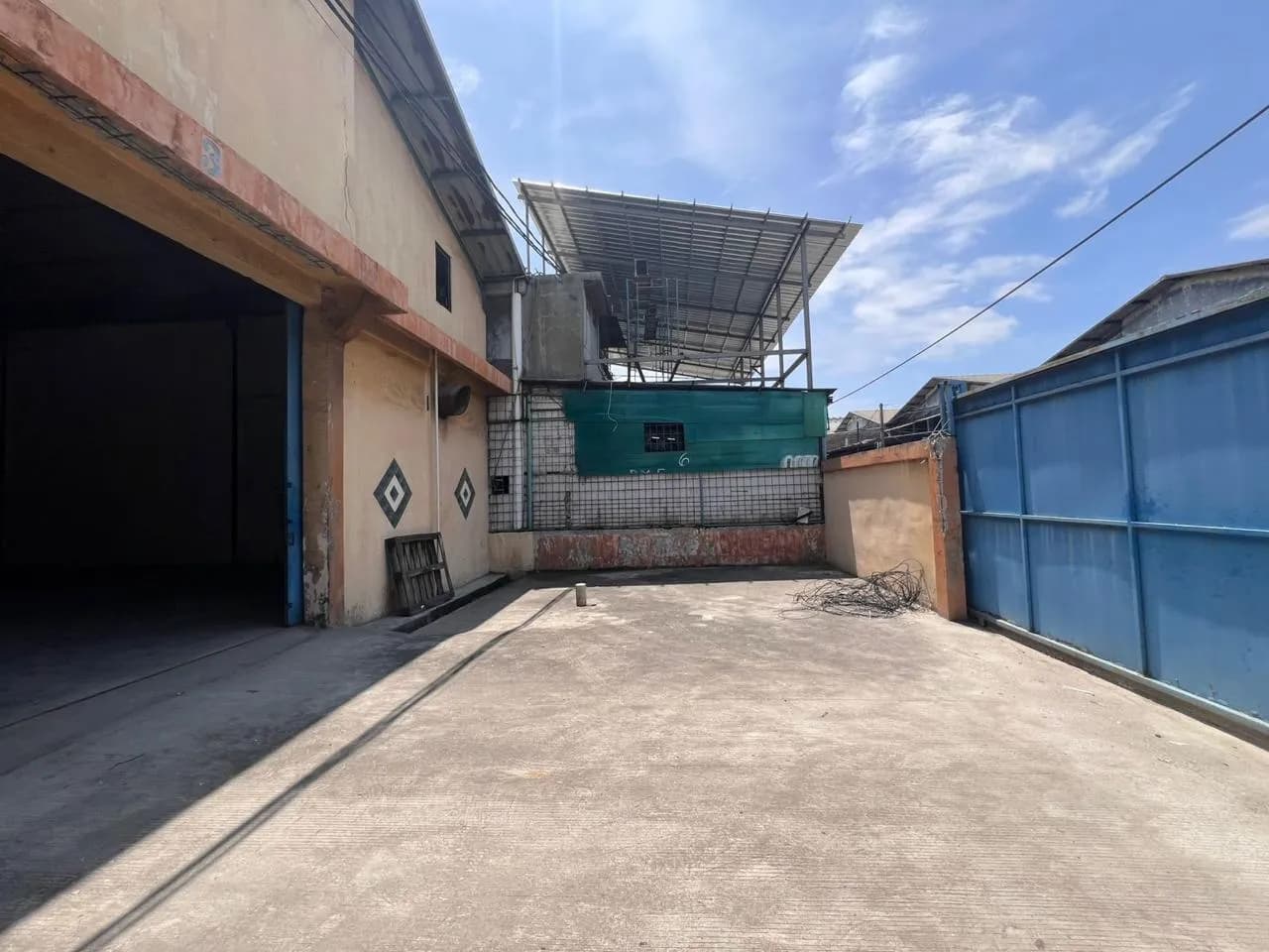 Gudang dan Kantor Pantai Indah Dadap