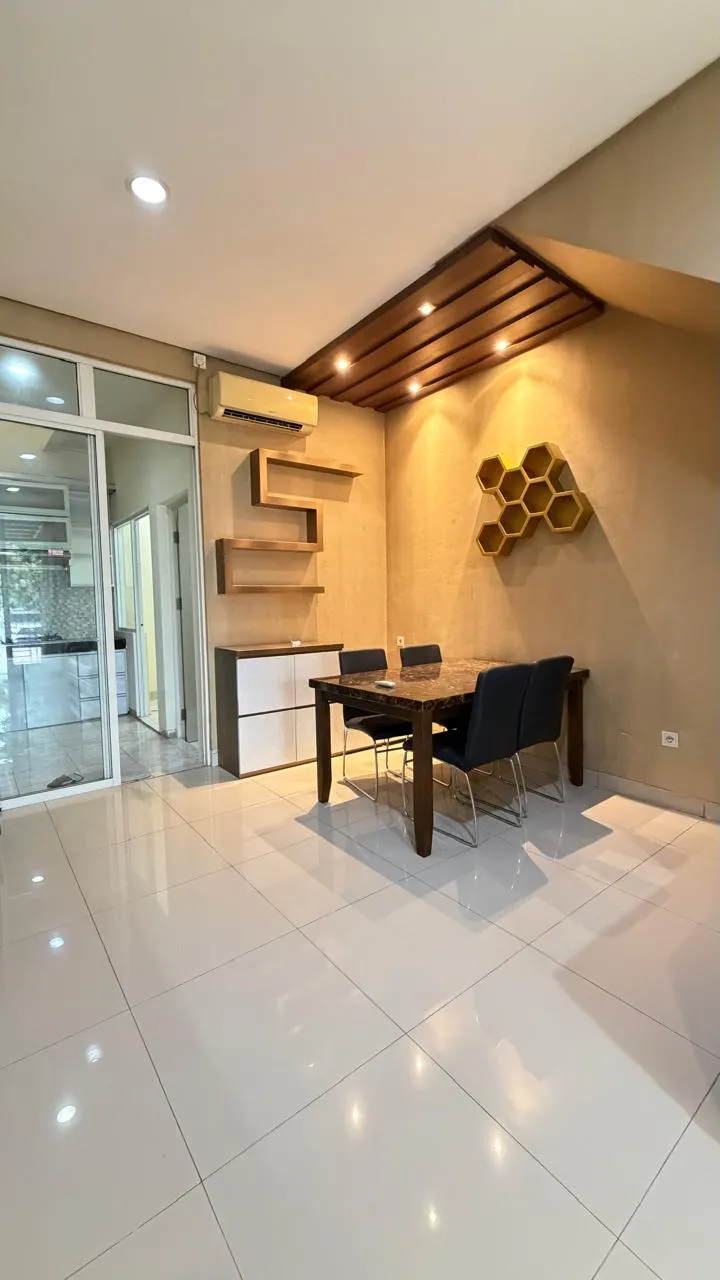 Rumah greenlake Cluster Amerika