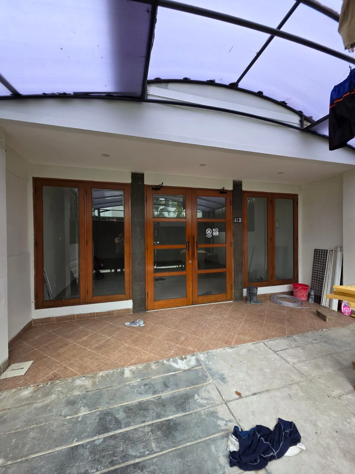 Rumah (Semi RUko) Meruya Utara
