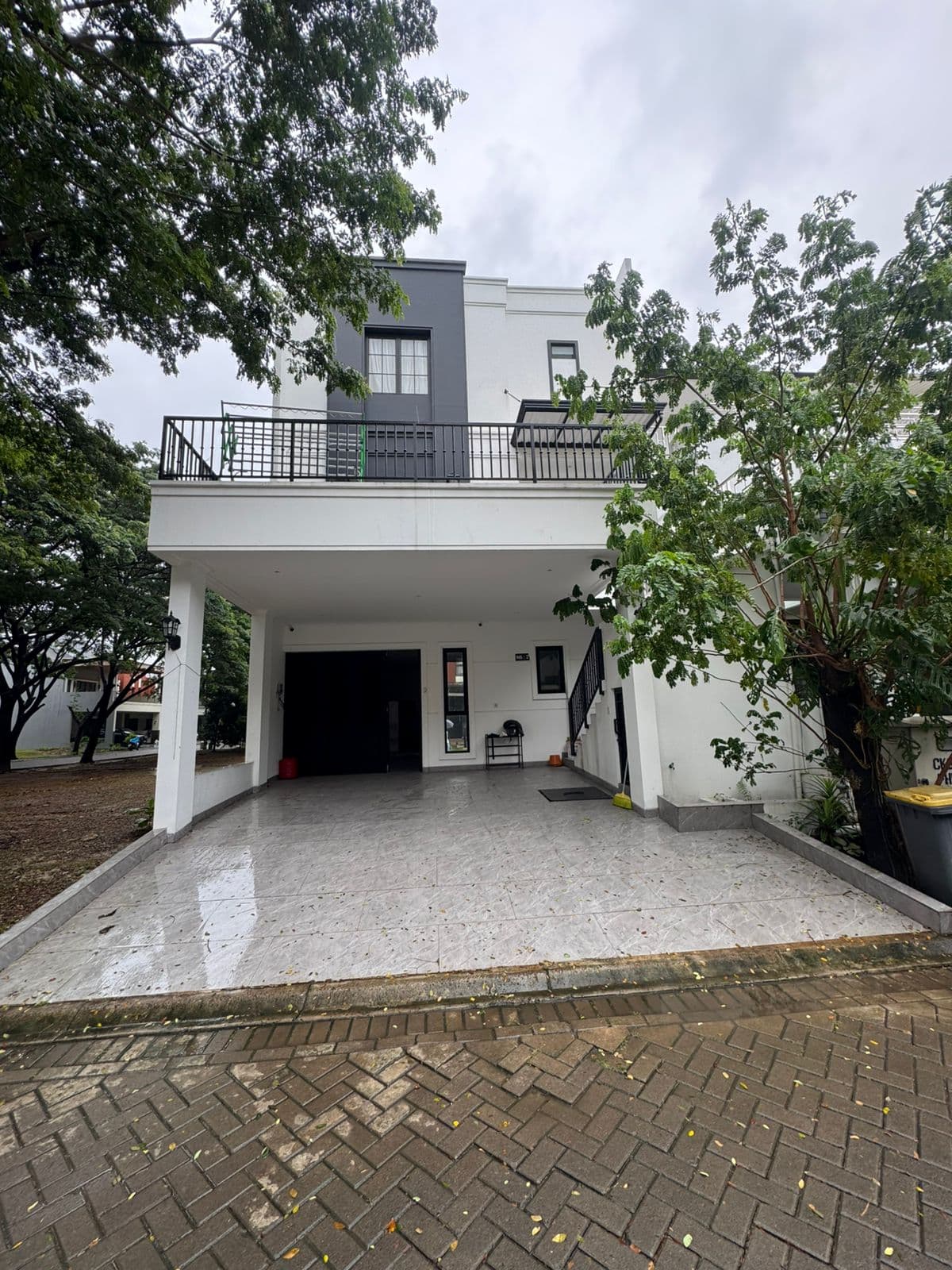 Rumah Case Jardin Minimalis Luxury Modern