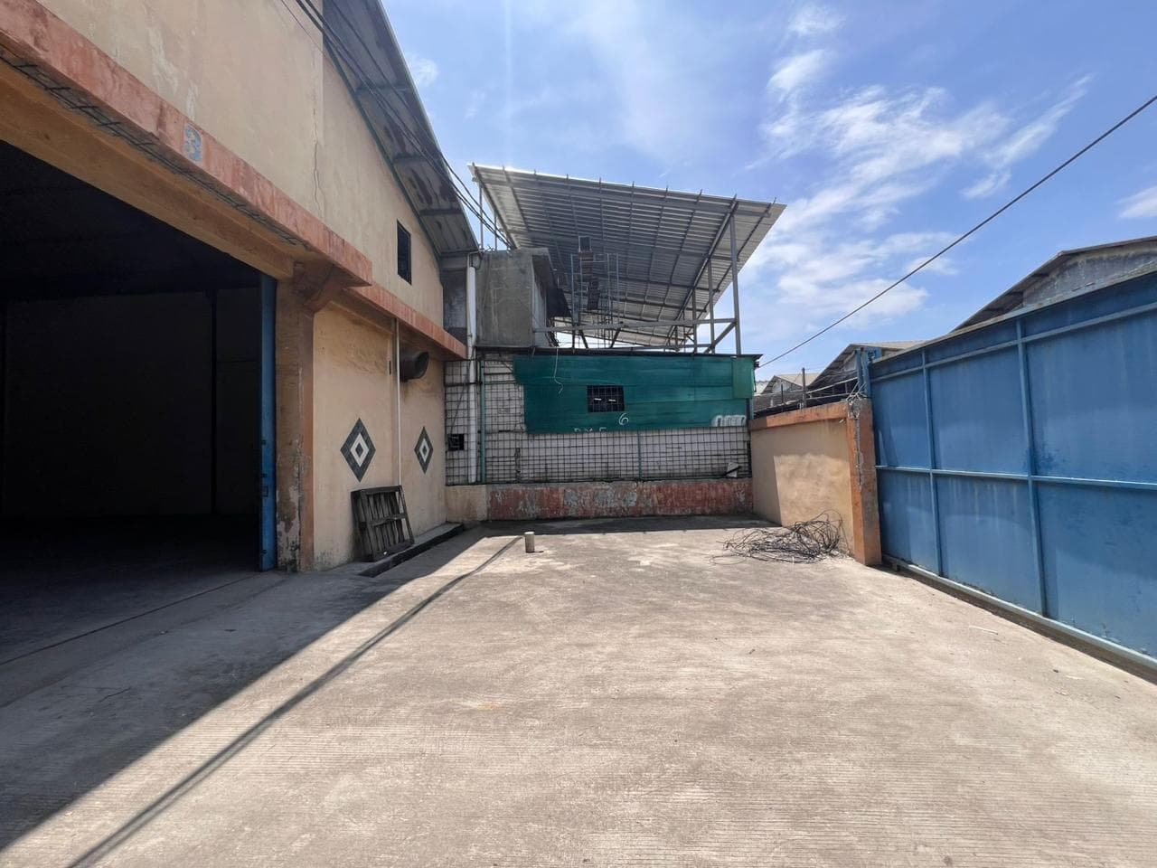 Gudang dan Kantor Pantai Indah Dadap