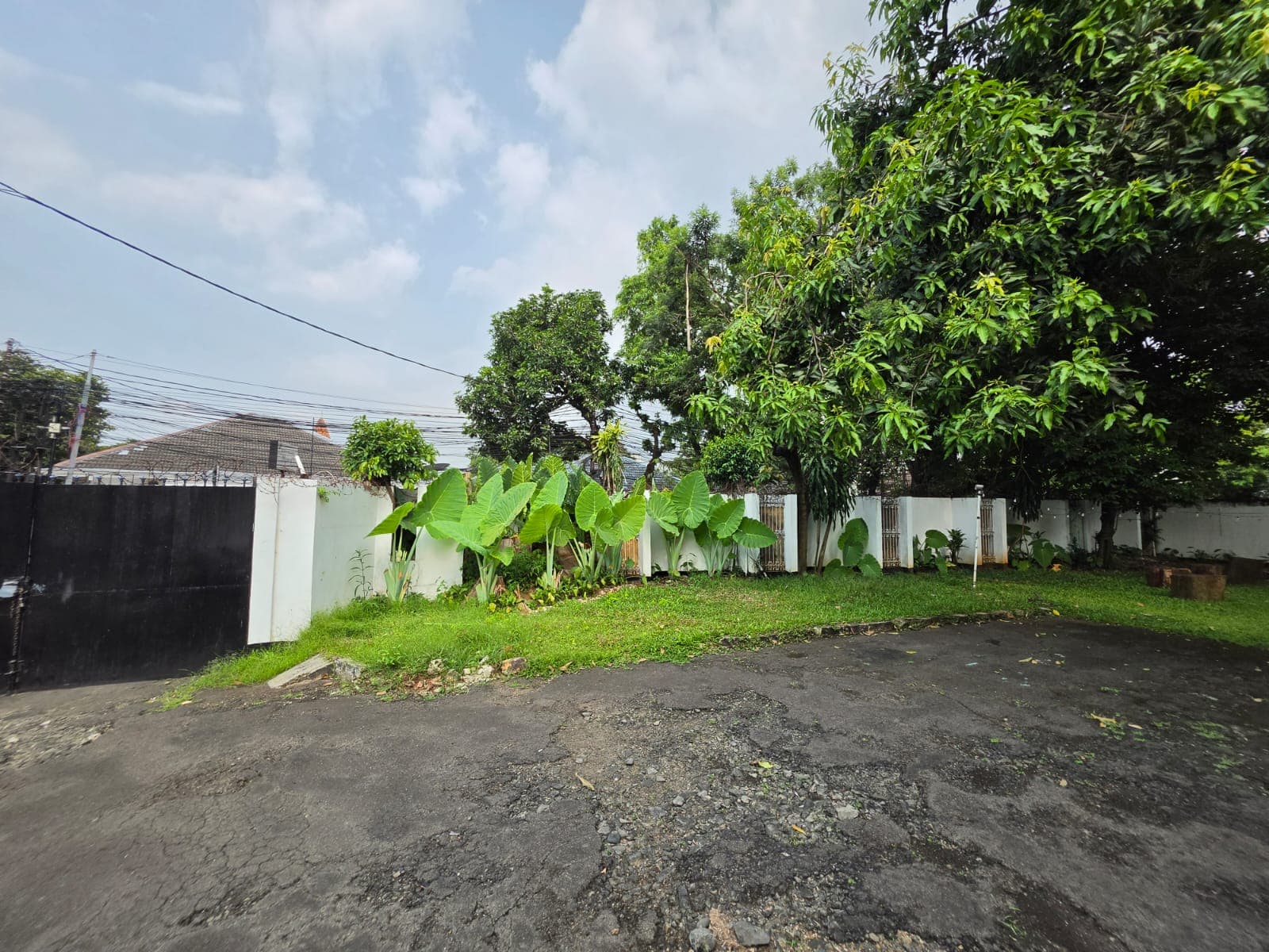 Rumah Tua Kemang Timur (Hitung Tanah)